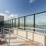 Luxuoso Flat de 2 qts ao lado do CASV e do Riomar