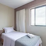 Luxuoso Flat de 2 qts ao lado do CASV e do Riomar